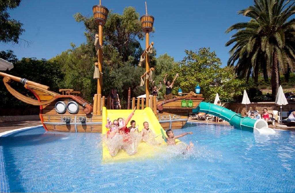 Hotel Beachclub Font De Sa Cala Exterior photo
