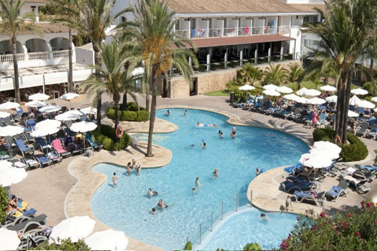 Hotel Beachclub Font De Sa Cala Exterior photo