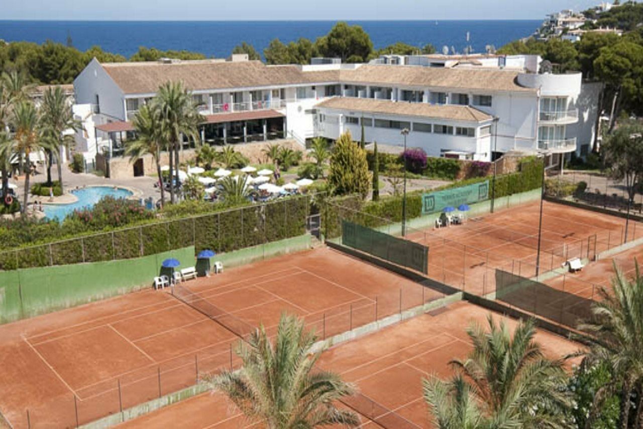 Hotel Beachclub Font De Sa Cala Exterior photo